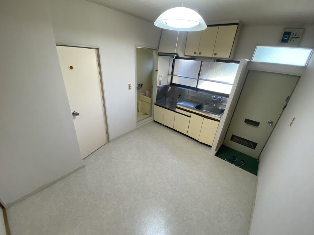 居室・リビング　ゆったりしたダイニングキッチン