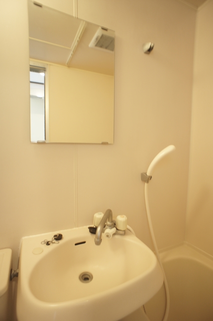 洗面設備　洗面ボウルも付いているのでお出掛け準備らくらくですね♪