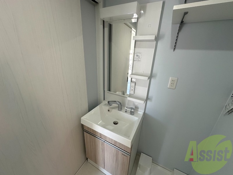 洗面設備　シャンプードレッサーなので身支度しやすそうですね。