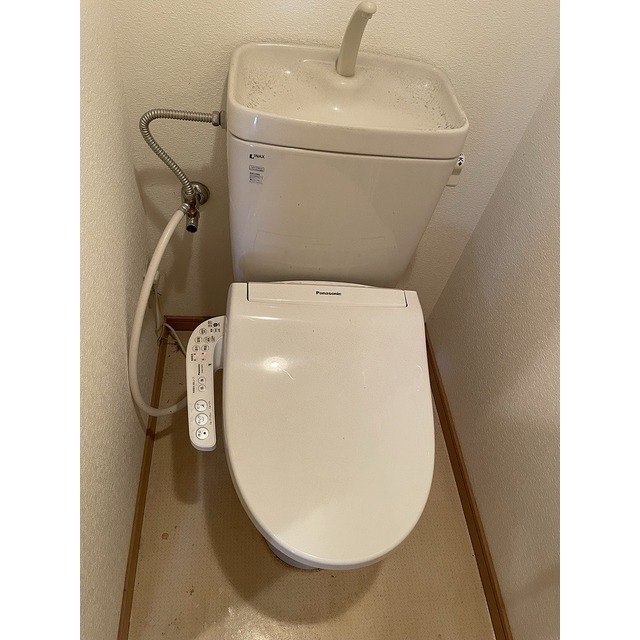 トイレ　温水洗浄便座付き☆