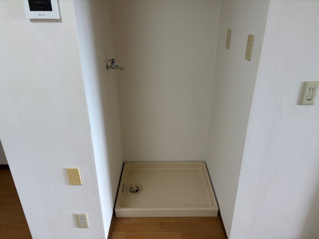 セキュリティ　洗濯機置き場はDK6帖にございます♪