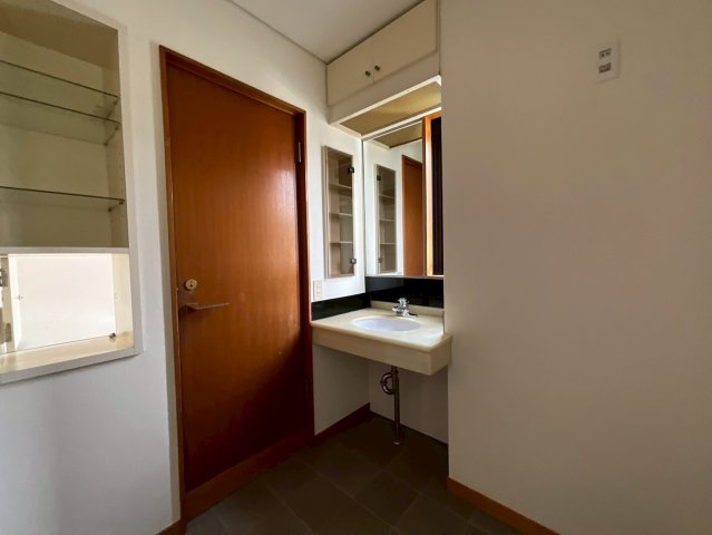 洗面設備　使いやすい洗面所です