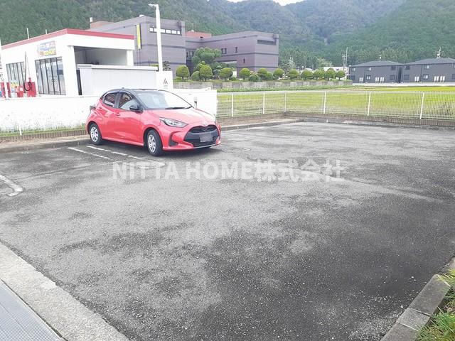 駐車場　敷地内駐車場に空きがあります◎