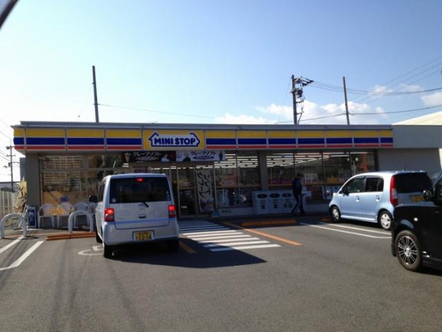 コンビニ　ミニストップ花の宮２丁目店（コンビニ）まで323m