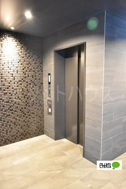 ロビー　エレベーター