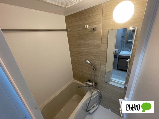 バス・シャワールーム　バス・トイレ別