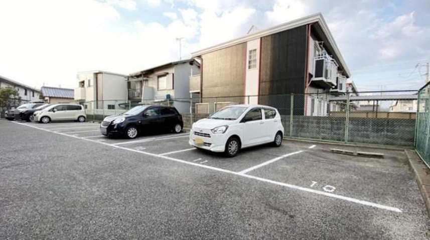 駐車場　駐車場