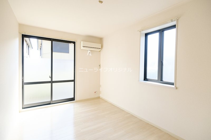 居室・リビング　明るい光が差し込むリビング11帖☆