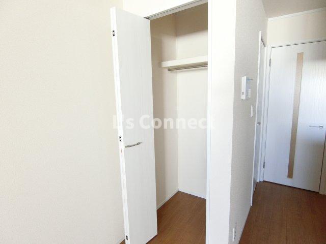 収納　クローゼットでお荷物もすっきり収納。