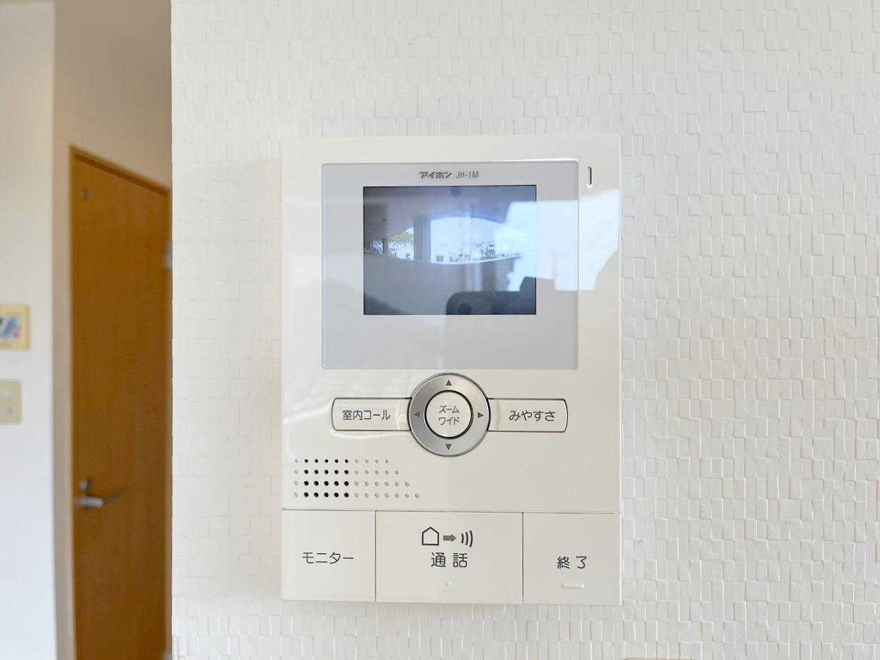 その他　TVモニターホンで来客の顔を確認出来て安心です。