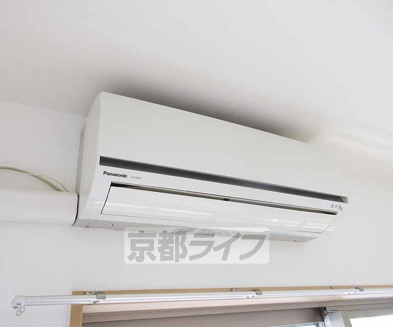 その他設備　夏も快適に過ごせるエアコン付いてます！