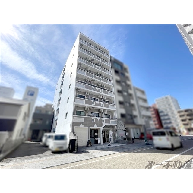 エントランス　建物外観