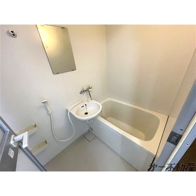 バス・シャワールーム　バスルーム