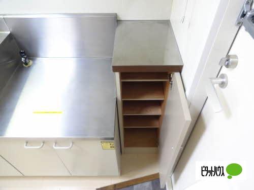 玄関　※写真は別のお部屋です