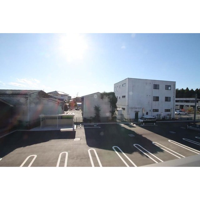 眺望　目の前は本物件の駐車場