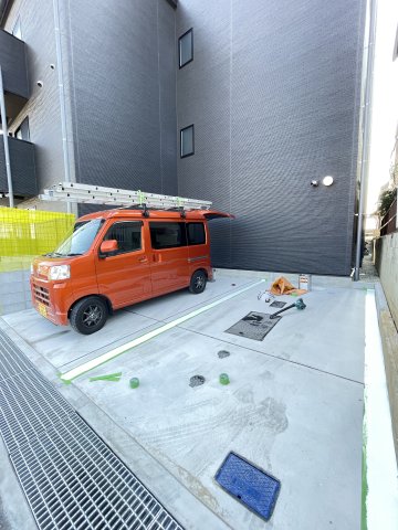 駐車場　駐車場があるので、車を買う予定の方も安心です