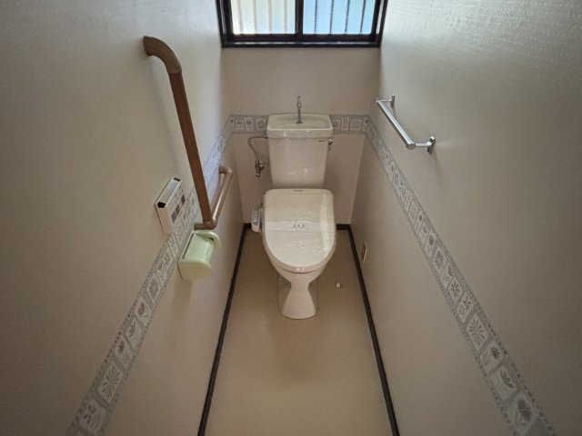 トイレ　落ち着いたトイレです