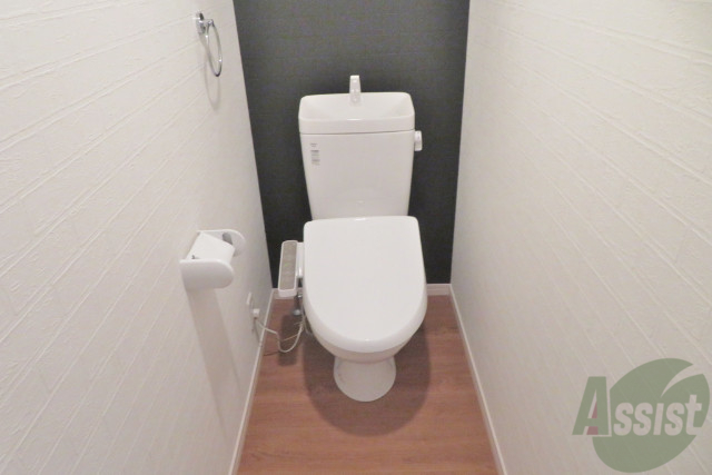 トイレ　トイレとお風呂が別なので清潔に使えて嬉しいですね。