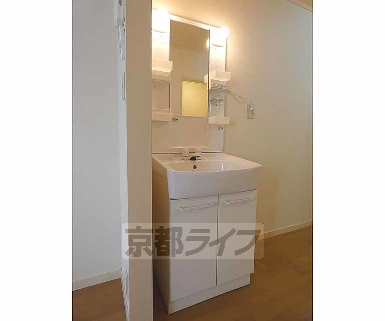 洗面設備　独立洗面台です。