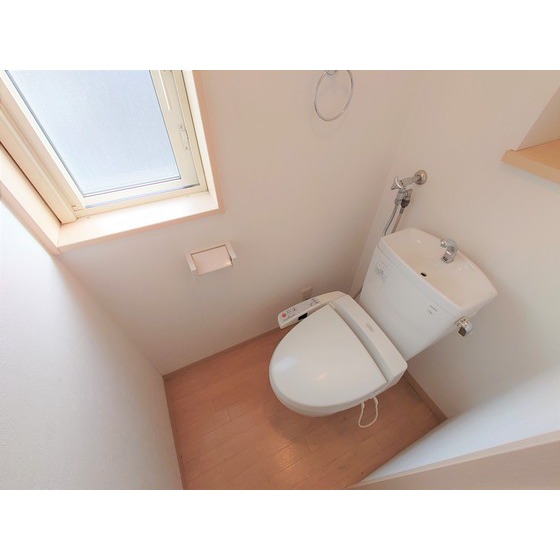 トイレ　温水洗浄便座付き