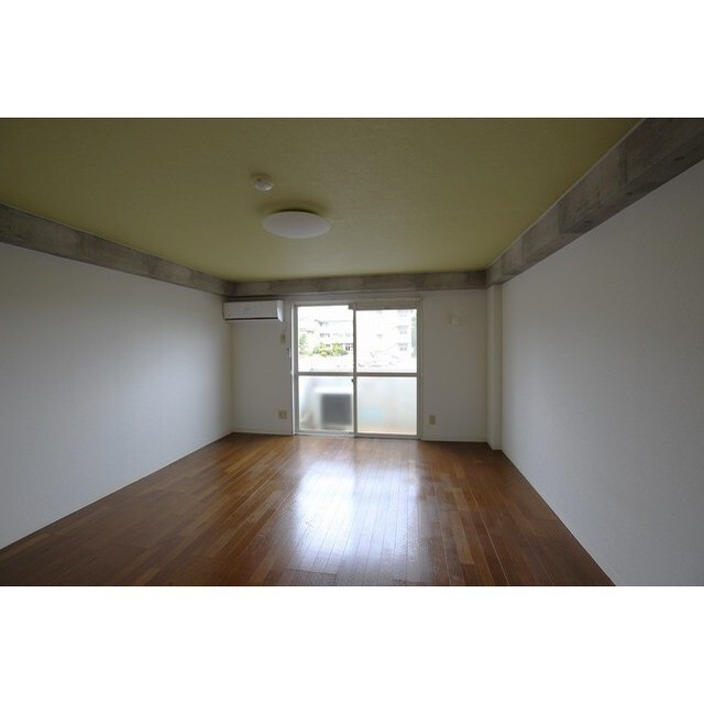 居室・リビング　照明付