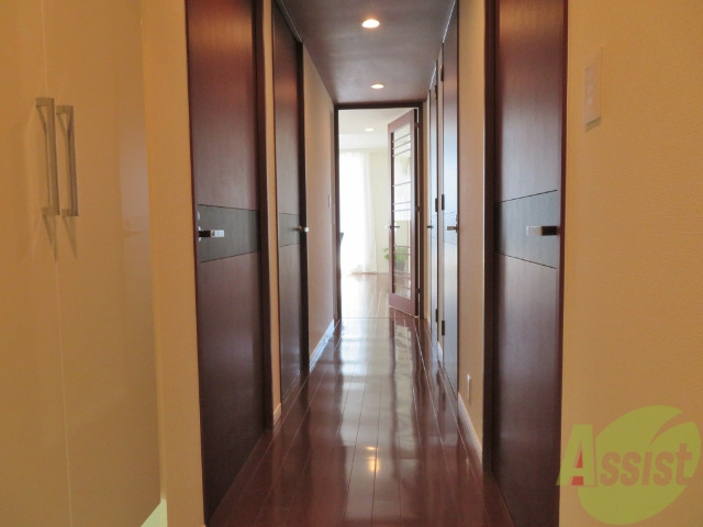 玄関　玄関からの目線です。とってもオシャレなお部屋ですよね。