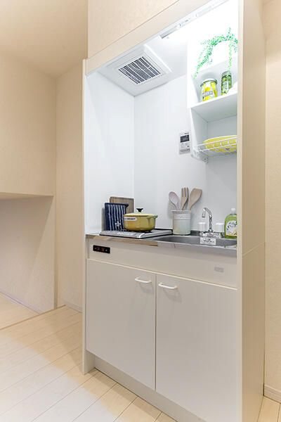 キッチン　同建物、別室内画像