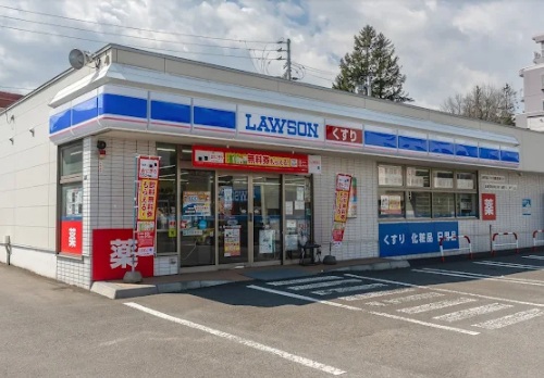 コンビニ　ローソン厚別駅前店（コンビニ）まで295m