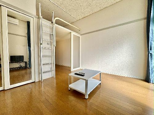 居室・リビング　設備・仕様は号室により異なる為、現状を優先いたします。