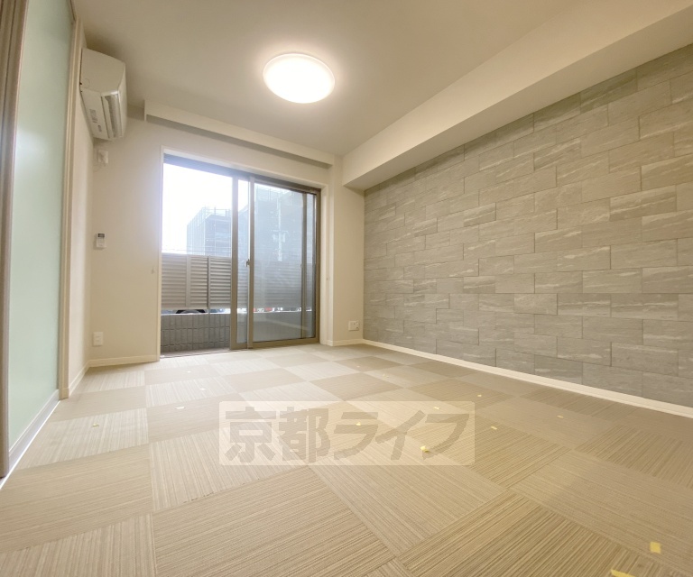居室・リビング　落ち着いた雰囲気のお部屋です