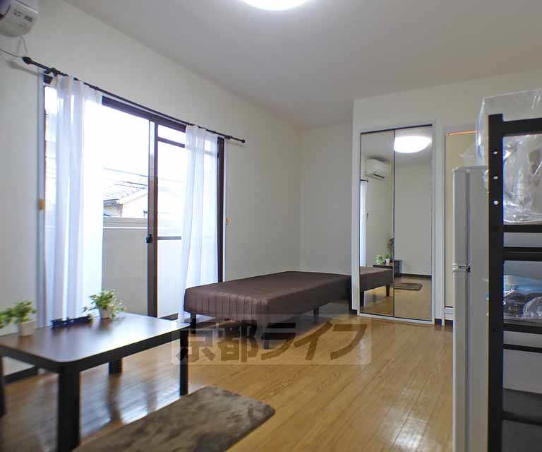 居室・リビング　上賀茂神社にもほど近いお手頃１Ｋです。