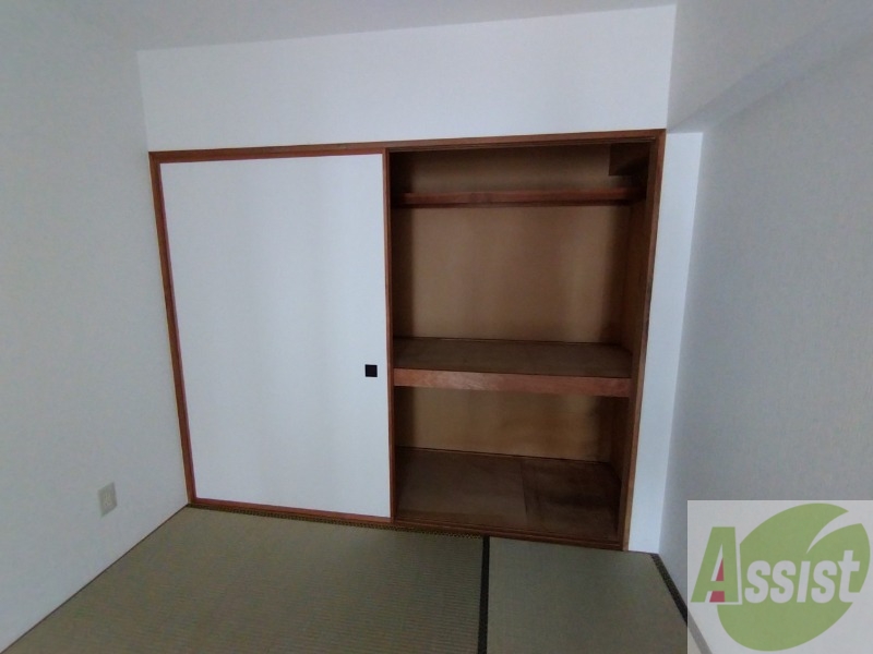 収納　寝室の収納になります。広々としてたくさん収納できます。