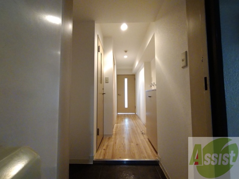 玄関　玄関の様子です。明るい印象ですね。気分もあがりそう。