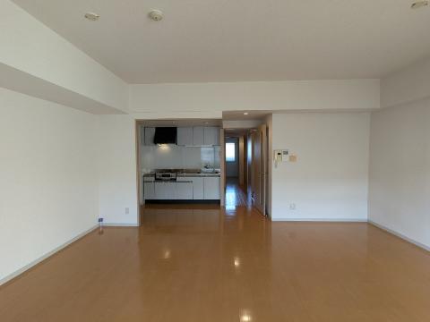 居室・リビング　室内