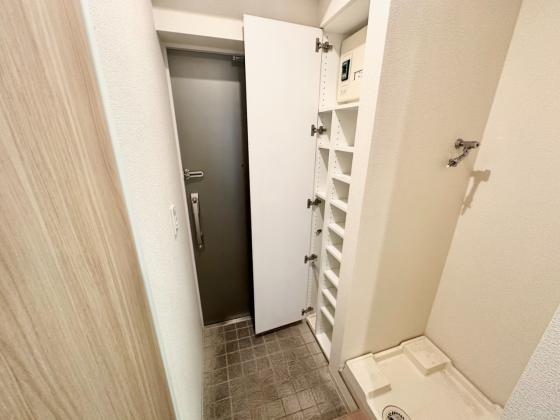 玄関　【同仕様】収納豊富なシューズボックス