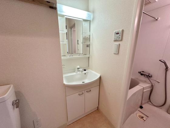 洗面設備　シャンプードレッサーで朝の身支度に便利♪