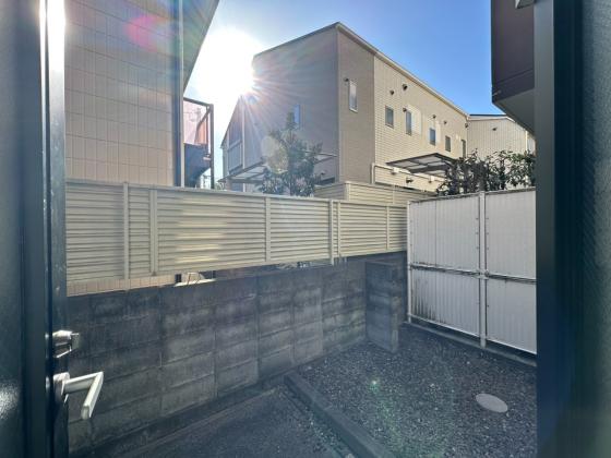 眺望　南向きの洋室で日当たり良好♪