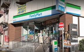 コンビニ　ファミリーマート新宿山吹町店（コンビニ）まで229m