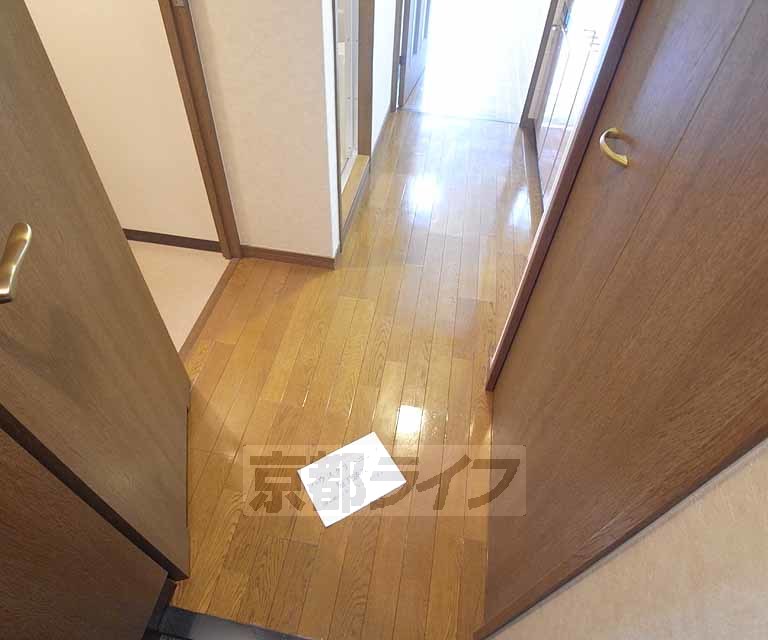 その他部屋・スペース　明るい廊下です。