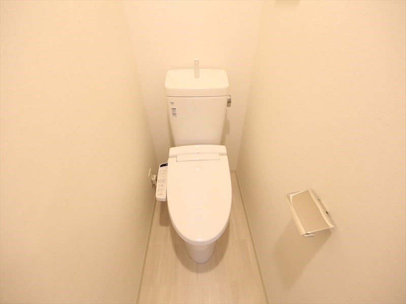 トイレ　温水洗浄暖房便座付トイレ