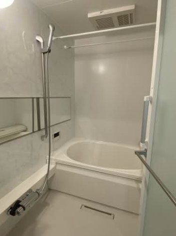 バス・シャワールーム　※別部屋の参考写真です