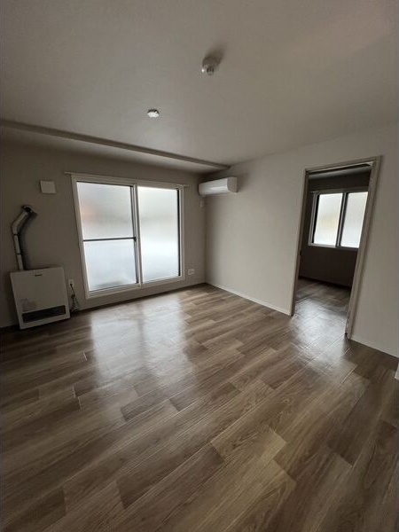 居室・リビング　明るい居間で気持ちまで明るくなりますね！