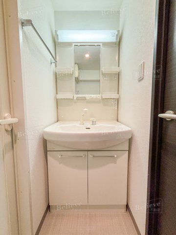 洗面設備　明るい洗面所です★