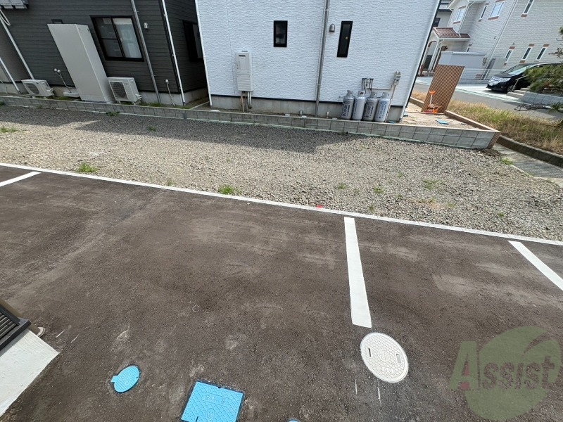 バルコニー　バルコニーはありませんが洗濯物を干すスペースはございます。