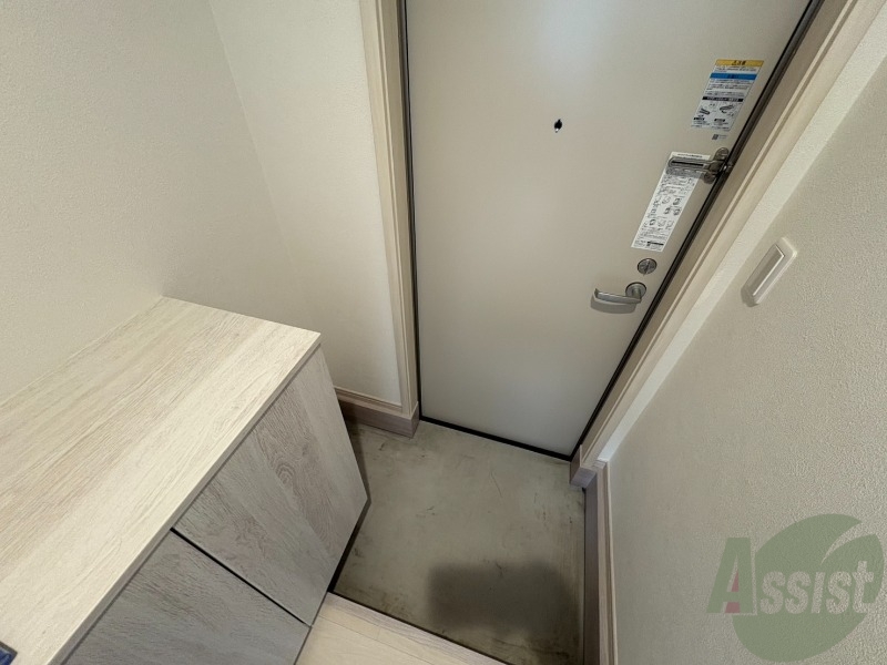 玄関　仕事から帰って迎えてくれるのはスタイリッシュな玄関です。