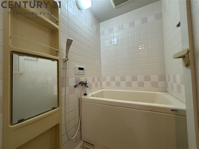 バス・シャワールーム　シンプルで機能的なユニットバスです♪