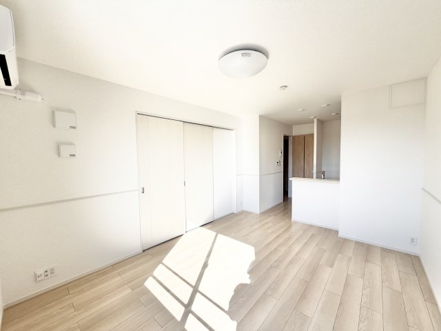 居室・リビング　こちらの居間で趣味の時間をお楽しみください