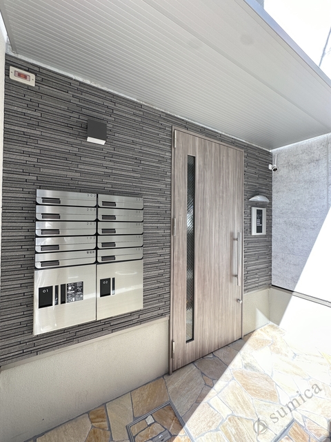 エントランス　便利な宅配ボックスも完備♪♪