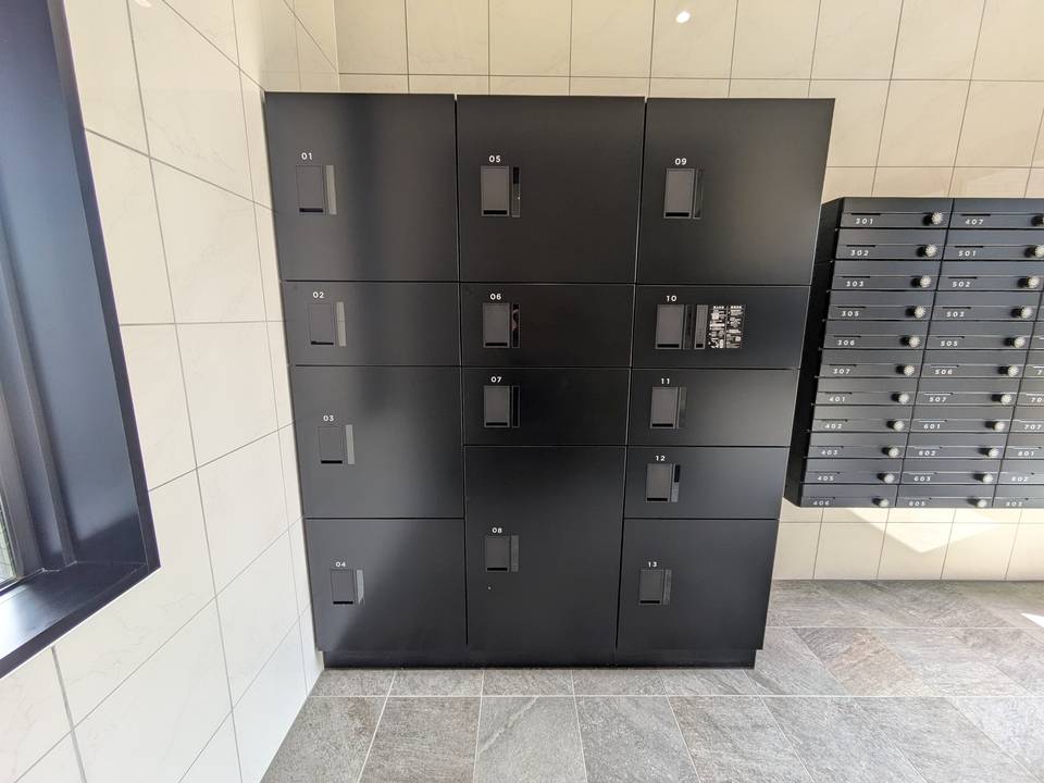 エントランス　宅配ボックス