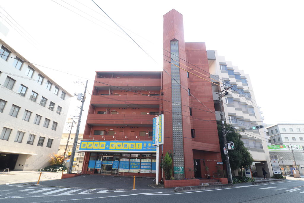 建物外観　5階建てのマンションです！！